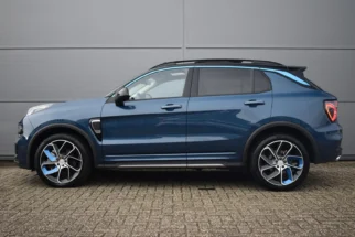 Lynk & Co-01
