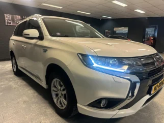 Mitsubishi-Outlander