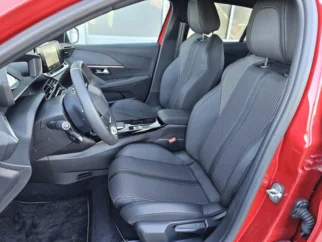 Peugeot-e-208