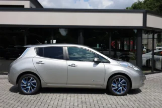Nissan-Leaf
