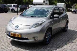 Nissan-Leaf