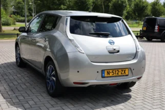 Nissan-Leaf