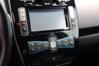Nissan-Leaf