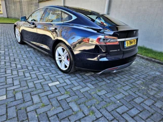 Tesla-Model S