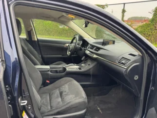 Lexus-CT 200h
