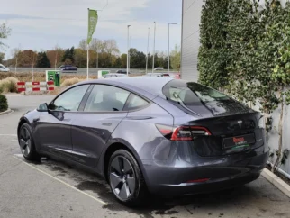 Tesla-Model 3