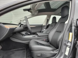 Tesla-Model 3