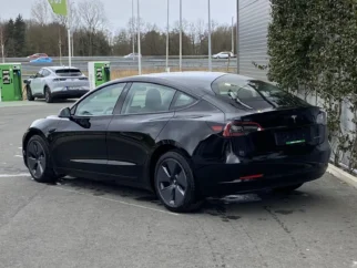 Tesla-Model 3
