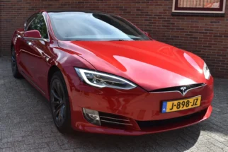 Tesla-Model S