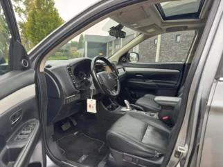 Mitsubishi-Outlander