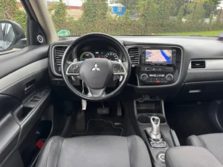 Mitsubishi-Outlander