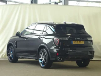 Lynk & Co-01