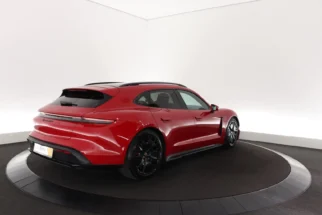 Porsche-Taycan Sport Turismo