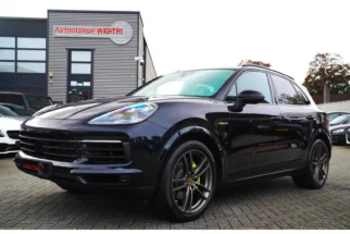 Porsche-Cayenne