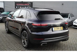 Porsche-Cayenne