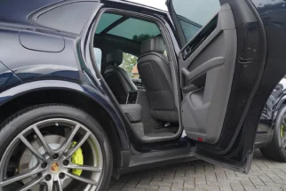 Porsche-Cayenne