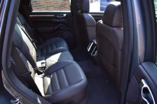 Porsche-Cayenne