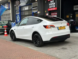 Tesla-Model Y