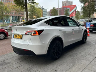 Tesla-Model Y