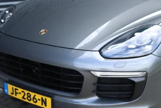 Porsche-Cayenne