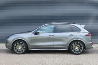Porsche-Cayenne