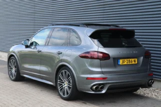 Porsche-Cayenne