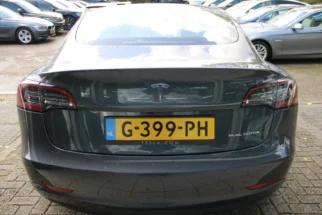 Tesla-Model 3