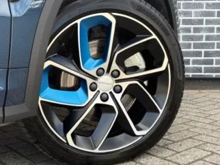 Lynk & Co-01