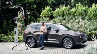 Hyundai Santa Fe Plug-In Hybrid charging