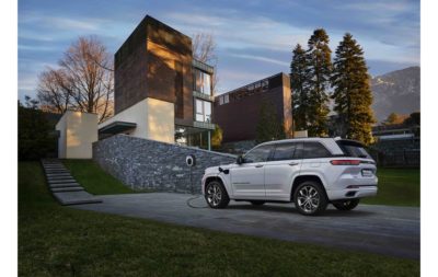 JEEP Grand Cherokee 4xe Plug-In Hybrid charging